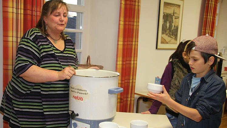 Pfarrerin Heidrun Hemme hat fleischfreie Herbstsuppe gekocht. Foto: Sonja Adam