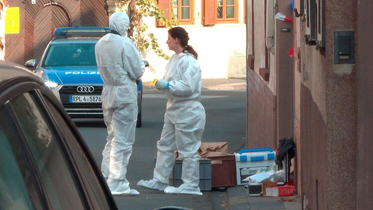 Die Spurensicherung war bereits am Freitagmittag (19. Oktober 2018) in Kirchheim vor Ort. Foto: dpa/Crash24H