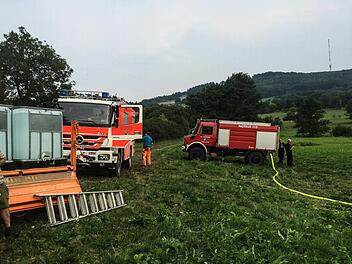 Weil die Wasserversorgung in Oberwildflecken im August an ihre Grenzen kam, musste auch die Unterstützung des Technischen Hilfswerkes und der örtlichen Feuerwehren herangezogen werden, um den Hochbehälter zu füllen.  Foto: Sebastian Sebald/ THW Bad Kissingen