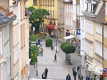 Fußgängerzone Steinweg: Was sich hier in welcher Form ändern sollte, wird nun untersucht. Foto: Chris Winter