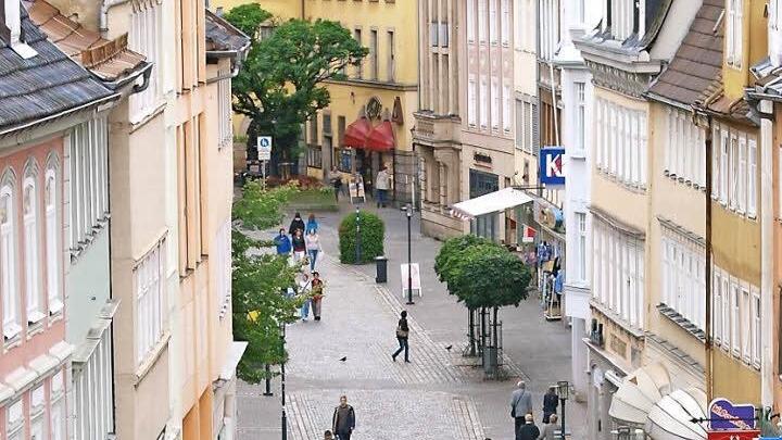 Fußgängerzone Steinweg: Was sich hier in welcher Form ändern sollte, wird nun untersucht. Foto: Chris Winter