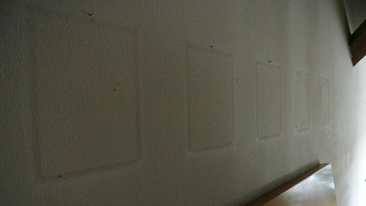 Leere Flächen an der Wand: Die Bilder der Sander Ehrenbürger erhalten einen neuen (Ehren-) Platz im Treppenhaus.