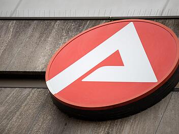 Auf Twitter sorgte ein Arbeitsblatt aus einer Maßnahme für Hartz-IV-Empfänger für Wirbel. Foto: Peter Kneffel/dpa