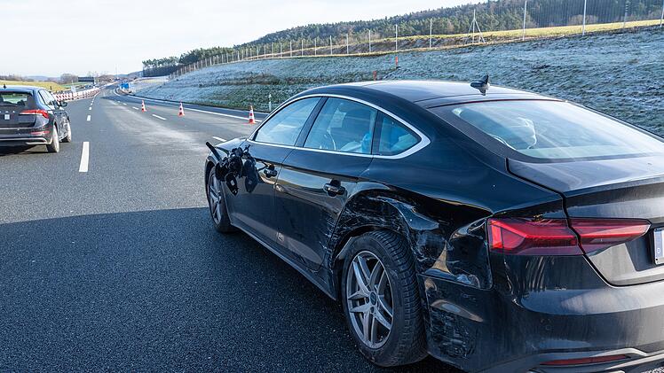 Unfall auf der A3: Fünf Autos kollidieren, eine Person verletzt