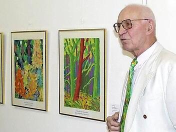 Hans Bitter bei einer Ausstellung seiner Werke im Februar 2009 im Kunst-Raum in der Langenzenner Straße. Foto: Archiv