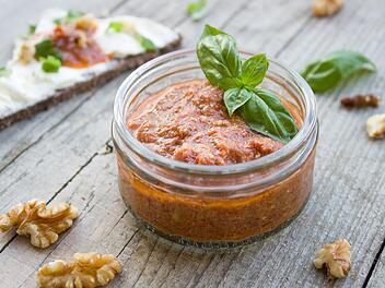 Im praktischen Glas k&ouml;nnt ihr euer Pesto wunderbar aufbewahren.