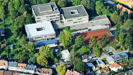 Auch das Kaiser-Heinrich-Gymnasium ist in die Jahre gekommen.