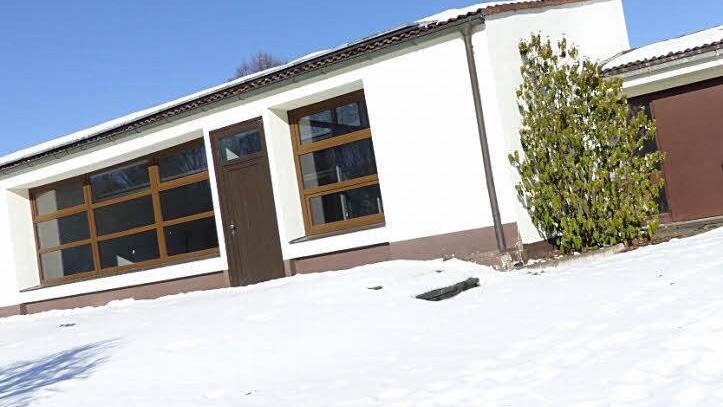 Die Guttenberger freuen sich auf ihren neuen Dorftreff, der in der teilsanierten alten Schule entsteht. Durcch ein neues Förderprogramm bekommen sie dafür 90 Prozent Zuschuss. Foto: Klaus-Peter Wulf