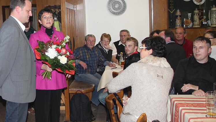Inge tröstet Ingo: "Du hast nicht verloren, Du hast ganz viele Sympathien gewonnen", so die  MdL Aures ...