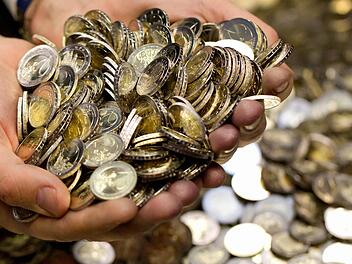 Die Diebe erbeuteten Münzen im Wert eines vierstelligen Eurobetrages. Symbolfoto: dpa