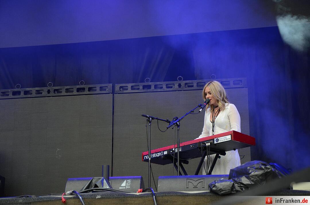 Rock im Park 2016 - Walking On Cars