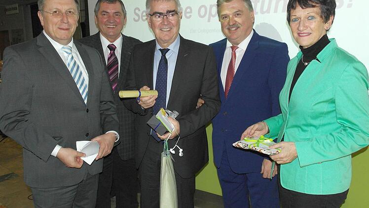 OB Henry Schramm, Fördervereinsvorsitzender Erhard Hildner, Joachim Meier, Landrat Klaus Peter Söllner, Inge Aures (von links).