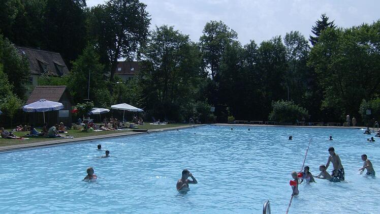 Freibadfest in Gräfenberg. Foto: Petra Malbrich