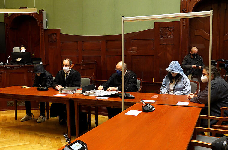 Mistelbach: "Sie hasste ihre Eltern" - Mutmaßliches Mörder-Paar hatte perfiden Plan - Öffentlichkeit von Prozess ausgeschlossen