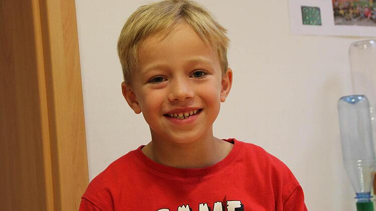 "Ich habe gelernt, dass Nilpferde nicht ohne Wasser leben können. Wenn die Sonne scheint und es ihnen zu warm wird, müssen sie schnell ins Wasser, um sich abzukühlen." David (6)