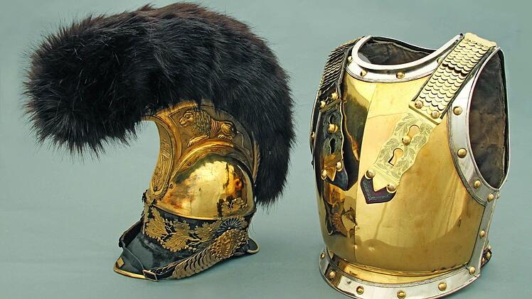 Helme und Kürasse für Offiziere der Garde du Corps. Foto: Bayerisches Armeemuseum Ingolstadt