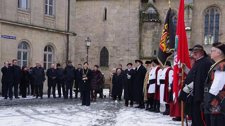 "Oberb&uuml;rgermeisterin" Angela Hofmann dankte f&uuml;r die Aufrechterhaltung   der sch&ouml;nen Tradition.