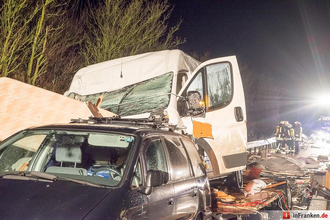 Frau bei Unfall auf A7 bei Kitzingen getötet