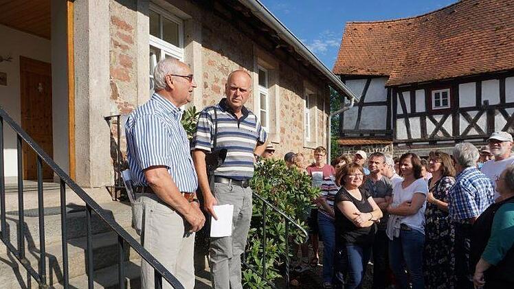 Groß war das Interesse am historischen Dorfspaziergang. Foto: Marion Eckert