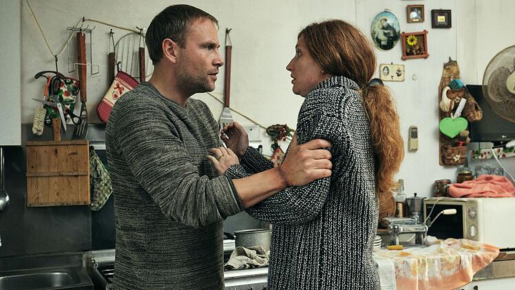 Gabriel (Max Riemelt) m&ouml;chte seiner Nachbarin Sofia (Lisa Lendaro) helfen. Ihr Mann wurde ermordet, ihr Sohn entf&uuml;hrt. Ausl&ouml;ser des Dilemmas ist ein Drogendeal, in den Sofias Mann verwickelt war und bei dem drei Tonnen Kokain verschwanden.