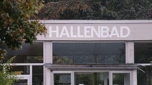 Weil die Stahlkonstruktion im Dach des Hallenbades von Rost angegriffen wird, bleibt das alte Hallenbad geschlossen - wahrscheinlich f&uuml;r immer.