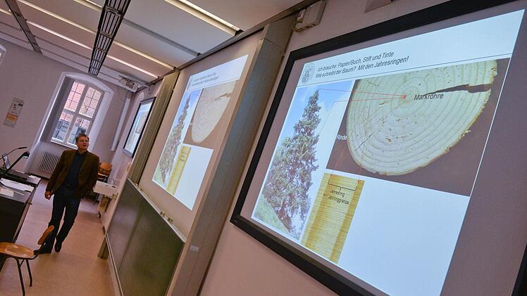 Am Samstag ging es an der Bamberger Kinder-Uni um die Frage, ob Bäume Tagebuch schreiben. Foto: Ronald Rinklef