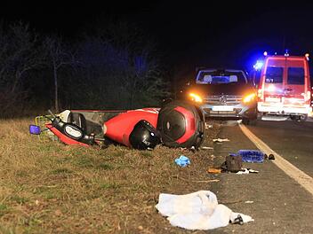 Nach dem schweren Unfall zwischen Hirschaid und Altendorf vor einem Jahr starb der Fahrer des Rollers unverschuldet. Foto: Ferdinand Merzbach