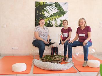 Franziska Kraus, Maren Wolfrum und Simone Langenhorst (von links) sind die Gründerinnen der Hebammenpraxis "Storchennest".Foto: Katrin Geyer