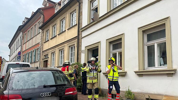 Bamberg: Rauch steigt aus Wohnung und sorgt für Feuerwehreinsatz