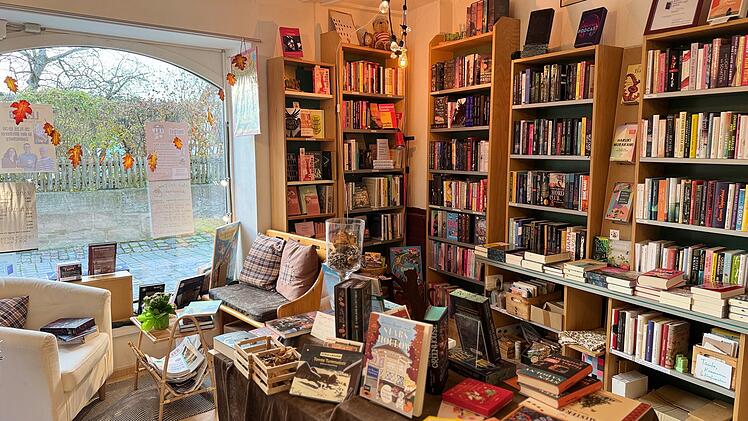 Calibri überzeugt als kleine, persönliche Buchhandlung, die mit Herz geführt wird und Bücher für jede Leselaune bereithält.