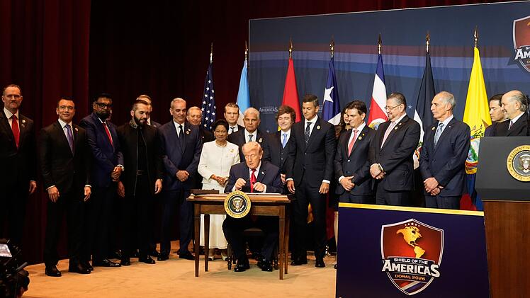 Trump empf&auml;ngt Regierungschefs aus Lateinamerika und Karibik