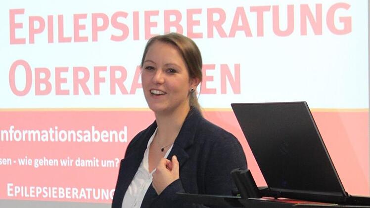 Ulrike Kempf-Grosch gehört zum Team der Epilepsieberatung Oberfranken in Coburg.  Neben Medizin und den Angeboten der Selbsthilfe stellt sie die dritte Säule im Versorgungssystem für Betroffene dar. J. Nützel