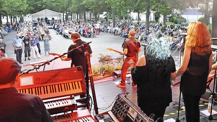 Eine Kopie von "Pink Floyd" gibt es nicht, kann es nicht geben. Die Band "Planet Floyd" prägt ihren eigenen Stil. Fotos: Peter Klopf