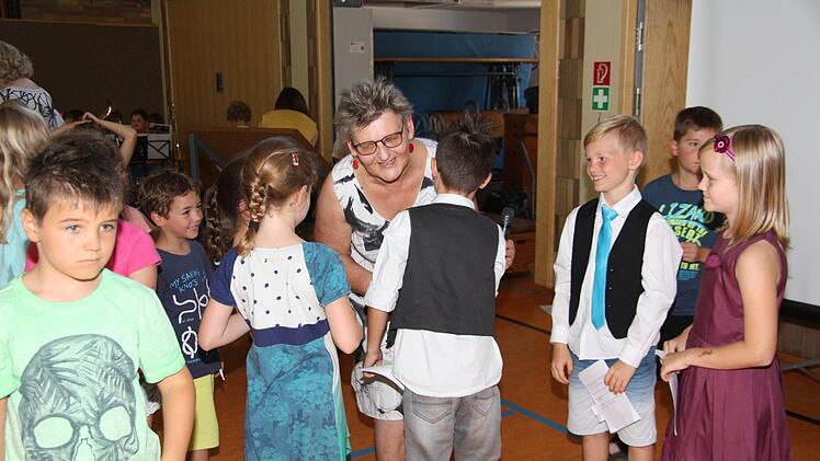 Abschiedsfeier an der Grundschule Poppenlauer. Foto: Matthias Nöth