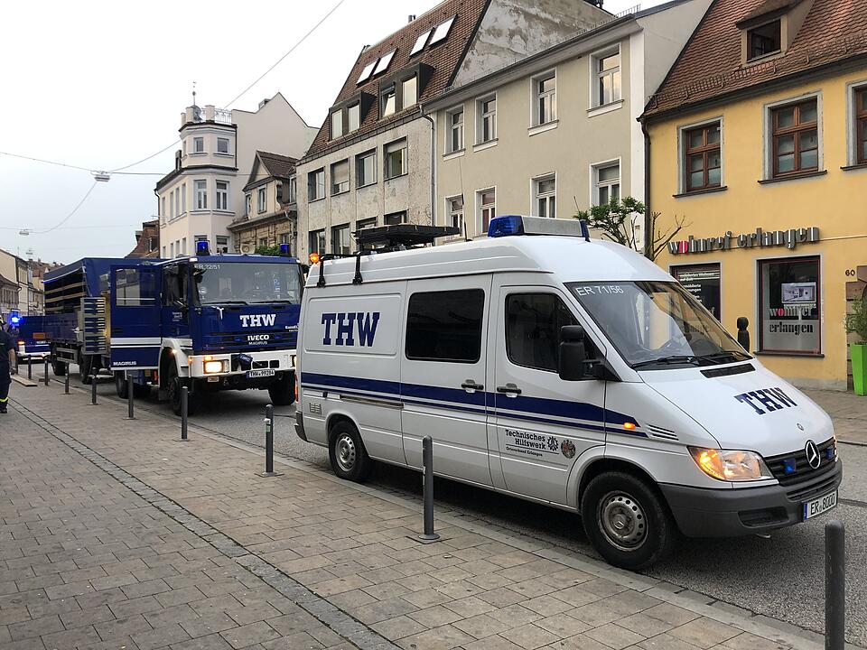 Mehrere zentimeterdicke Hagelkörner gehen in Franken nieder