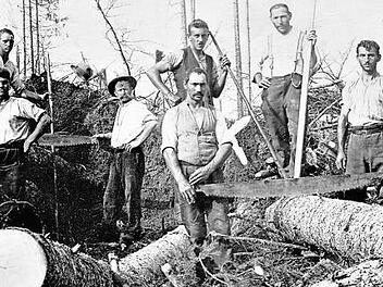 Floßknechte und Holzfäller aus dem Frankenwald verdienten nach 1930 ihr Brot im Bayerischen Wald.
