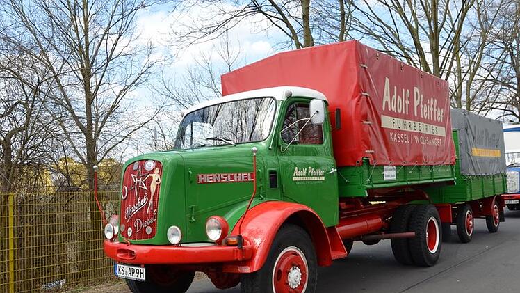 Kulmbach: Oldtimer-LKWs im M&ouml;nchshof zu Gast - Interessierte zu Besichtigung eingeladen