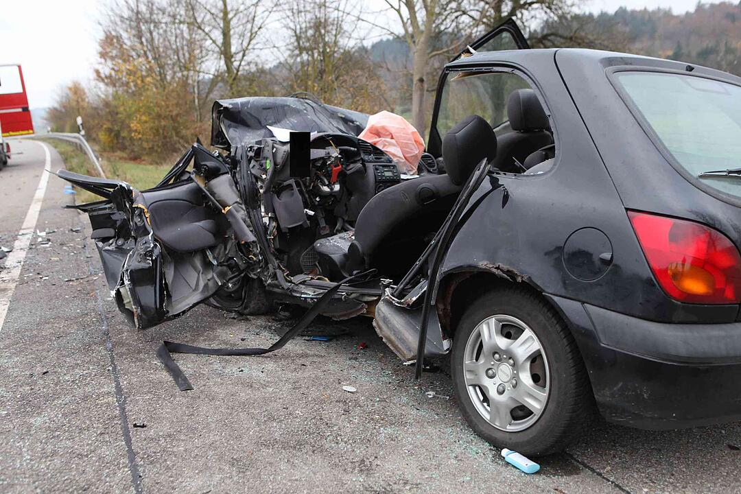Ansbach: Frontalcrash - zwei Schwerverletzte