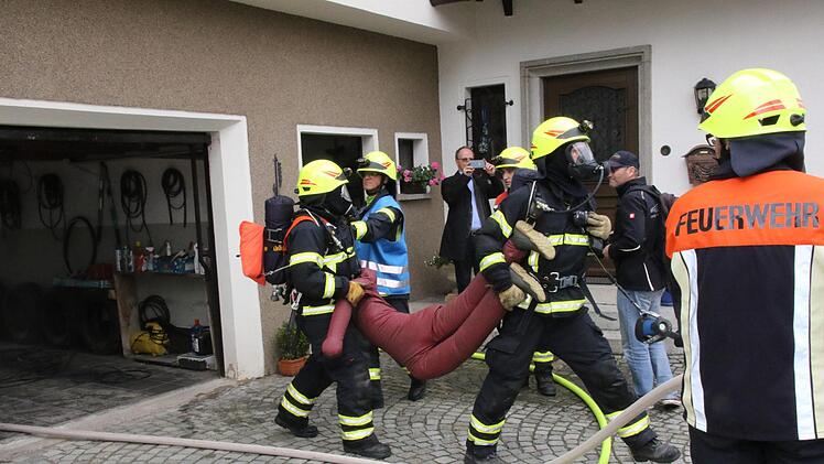 Großübung auf dem Gelände der Firma Srobanek Foto: Michael Stelzner