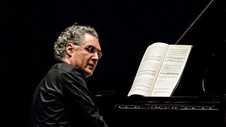 Impressionen vom Konzert des Minguet Quartetts gemeinsam mit dem Pianisten Matthias Kirschnerei in Coburg bei der Gesellschaft der MusikfreundeFoto: Jochen Berger