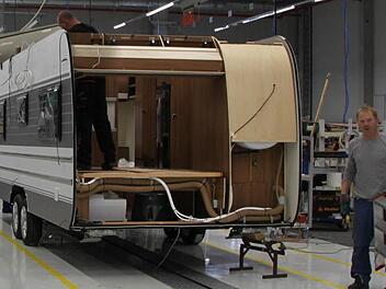 Aktuell laufen rund 2300 Fahrzeuge im Werk Mottgers vom Band. Bis 2016 soll die Jahresproduktion auf 3500 steigen. Fotos: Ulrike Müller