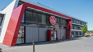 1. FCN steigt auf: Fans feiern in N&uuml;rnberg