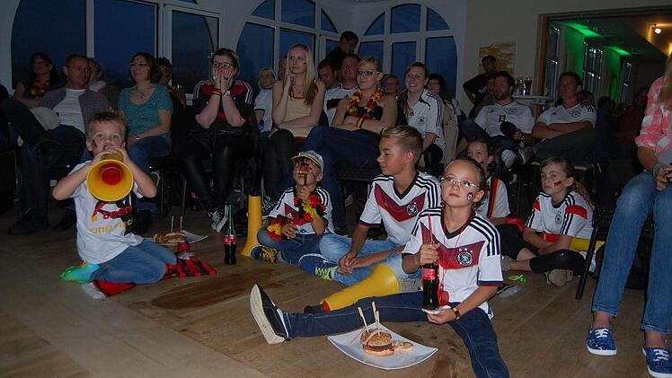 Public Viewing im Salinenblick Bad Kissingen Foto: Sigismund von Dobschütz