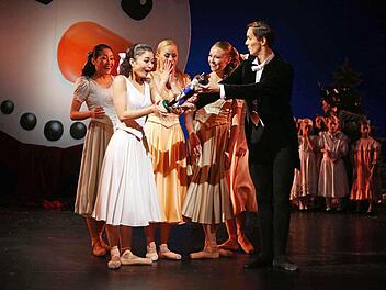 Mark McClains "Nussknacker"-Choreografie steht ab Samstag wieder auf dem Spielplan des Landestheaters. Foto: Henning Rosenbusch