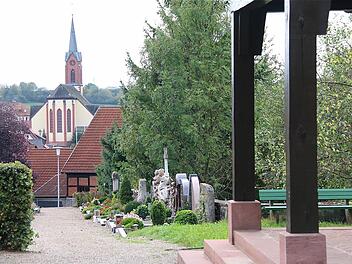 Der Euerdorfer Friedhof ist ein Dauerthema für den Marktgemeinderat.  Foto: Gerd Schaar