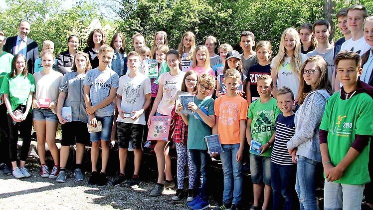 Für die weitesten "Känguru-Sprünge" gab es ein grünes T-Shirt. Foto: Richard Sänger