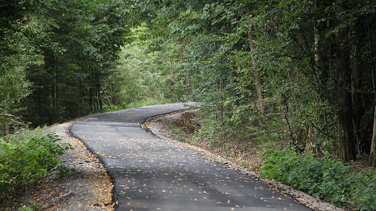 Malerisch schlängelt sich der Radweg durchs Sinntal. Foto: Ulrike Müller