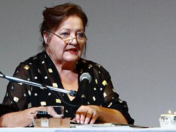 Marianne Sägebrecht las im Pfarrsaal von St Augustin.Foto: Jochen Berger