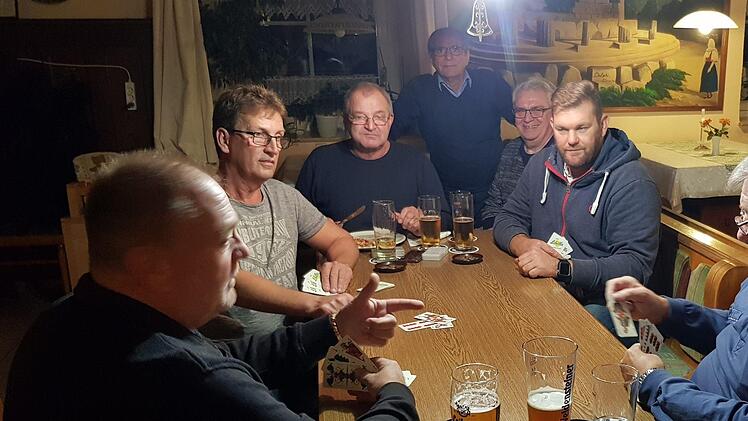 Die Limbacher Männer haben natürlich ihren eigenen Tisch.