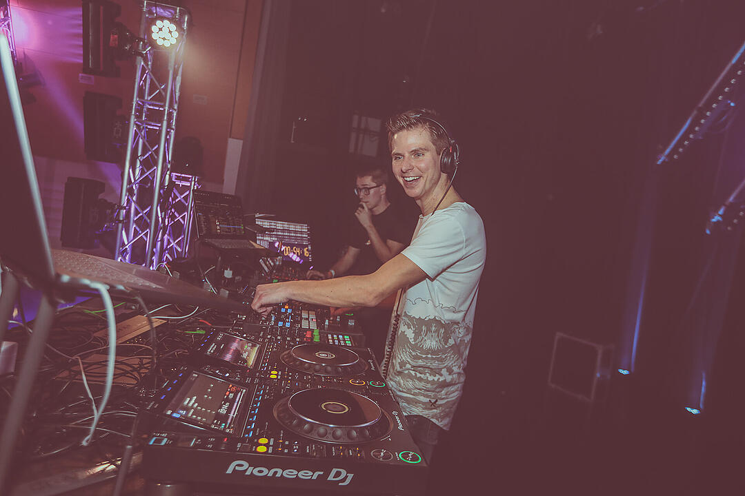 DJ INC & DJ NOSC